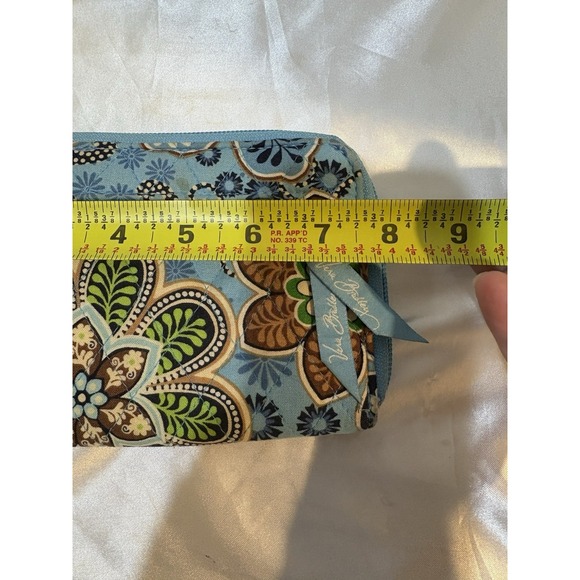 Vera Bradley Wrist Wallet Retired Pattern "Bali Blue" from Summer 2009 - Picture 3 of 7